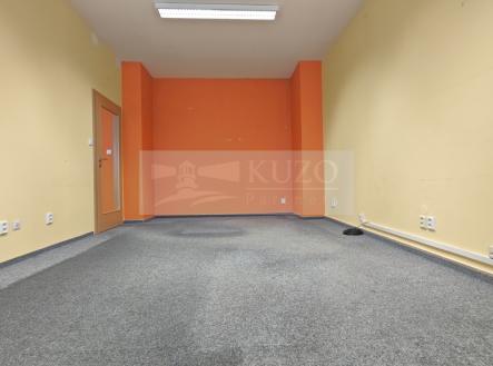 Pronájem kanceláře, 71 m²