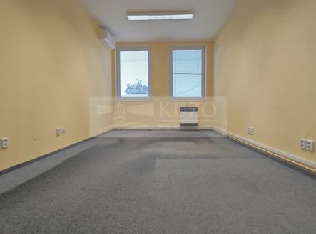 Pronájem kanceláře, 71 m²