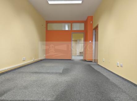 Pronájem kanceláře, 71 m²