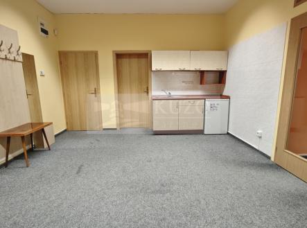 Pronájem kanceláře, 71 m²