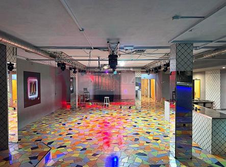 Pronájem obchodní prostory, 217 m²