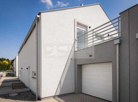 Pronájem domu/vily, 166 m²