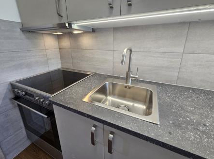Pronájem bytu, 2+1, 61 m²