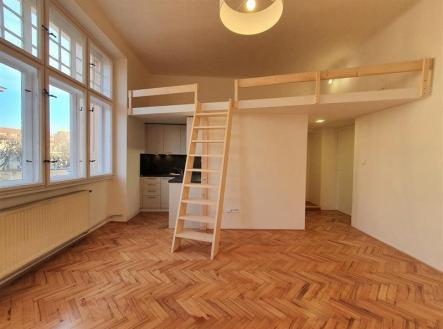 Pronájem bytu, 1+kk, 33 m²