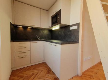 Pronájem bytu, 1+kk, 33 m²