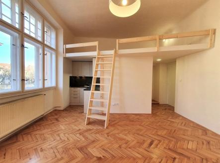 Pronájem bytu, 1+kk, 33 m²