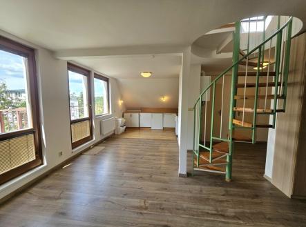 Pronájem bytu, 2+kk, 84 m²