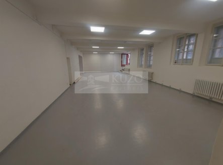 Pronájem obchodní prostory, 182 m²
