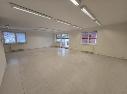 Pronájem kanceláře, 76 m²