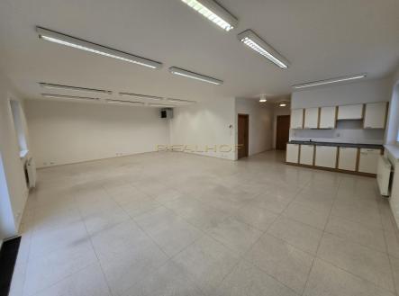 Pronájem kanceláře, 76 m²