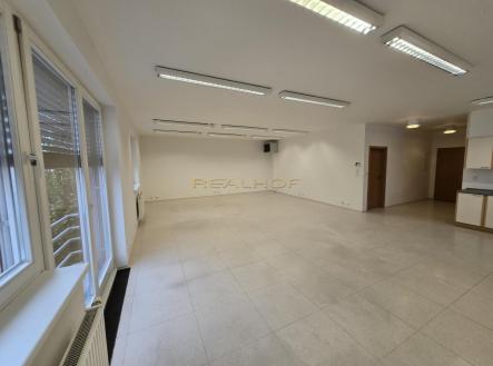 Pronájem kanceláře, 76 m²
