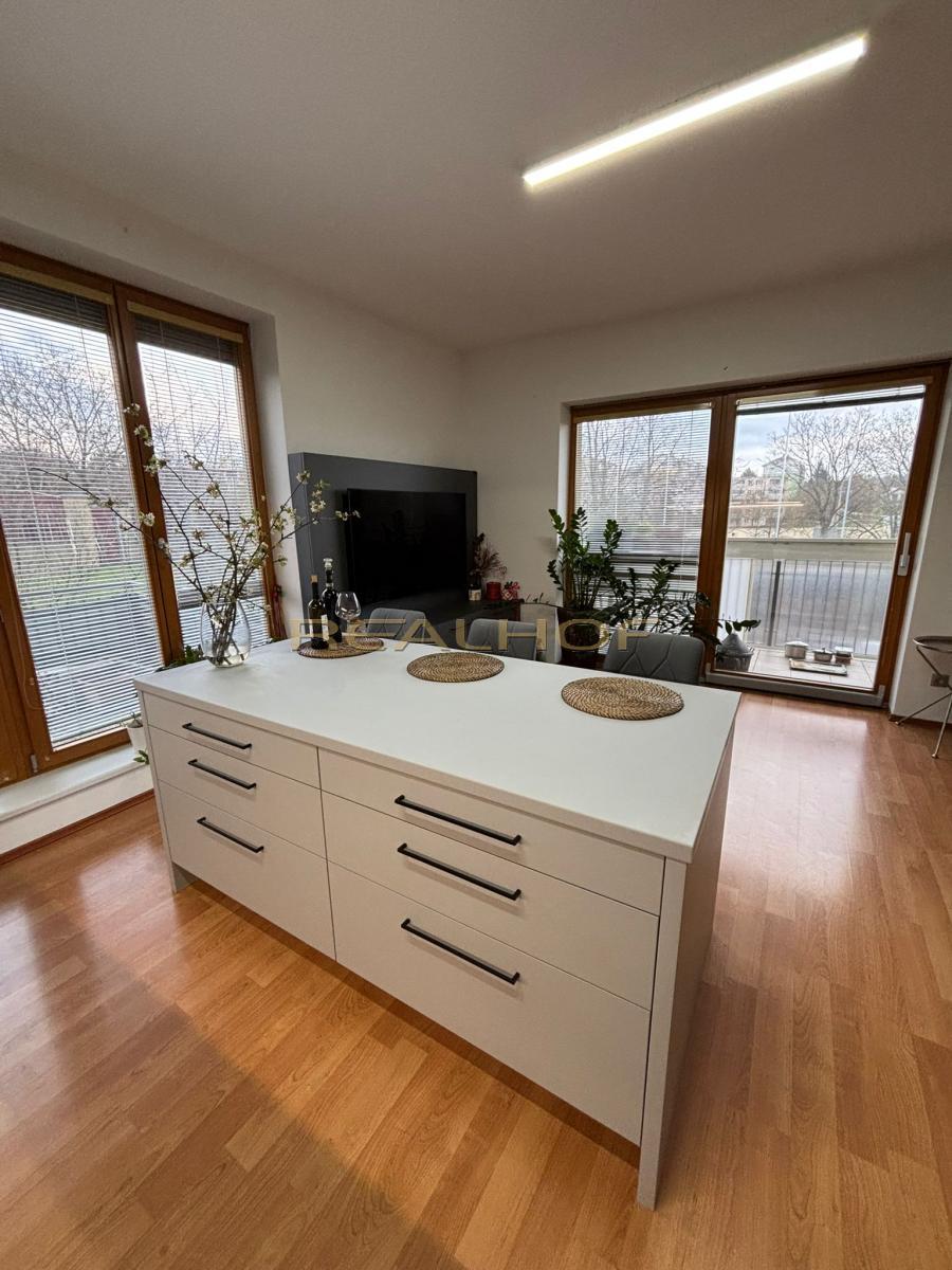 WhatsApp Image 2026-03-29 at 19.17.05 (6).jpeg