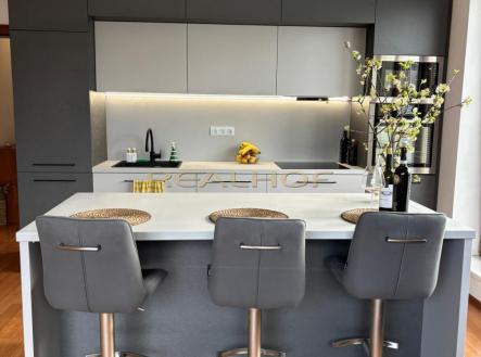 Prodej bytu, 3+kk, 77 m²