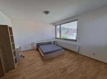 Pronájem bytu, 1+kk, 31 m²
