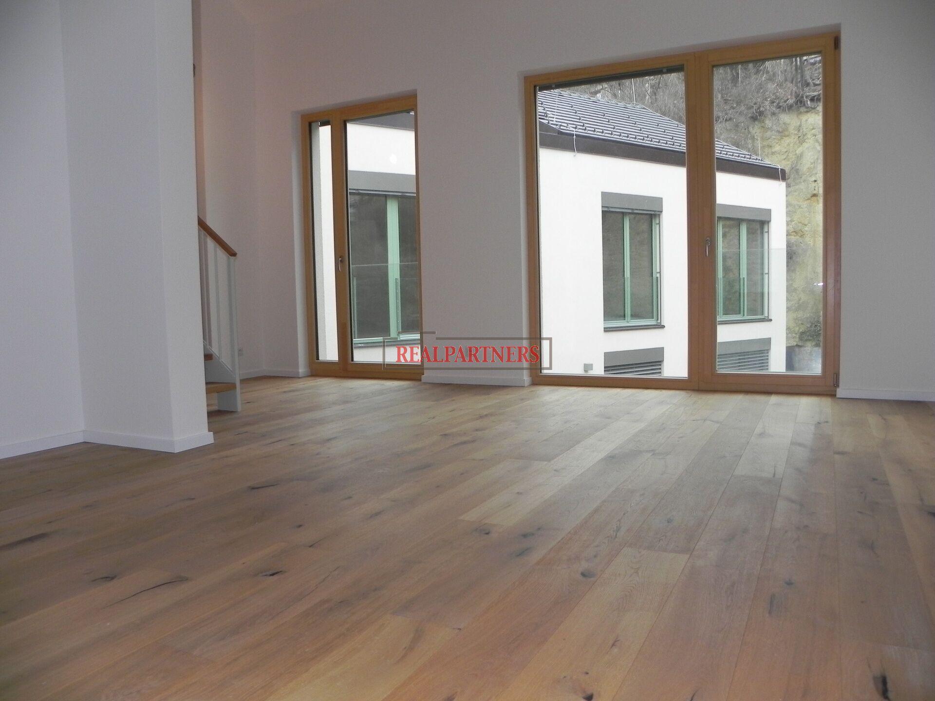 Chcete se ihned nastěhovat do bytu 3+kk o celkově ploše 107m2?