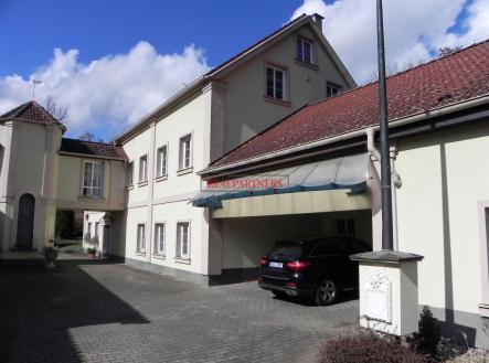 Prodej domu/vily, 900 m²