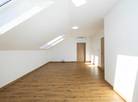 Pronájem bytu, 3+kk, 67 m²