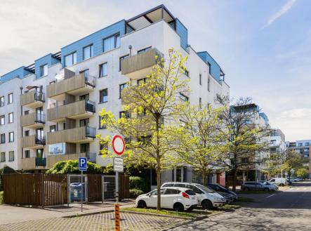 Pronájem bytu, 3+kk, 80,8 m²