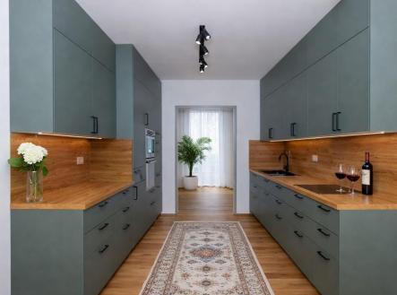 Pronájem bytu, 4+1, 100 m²