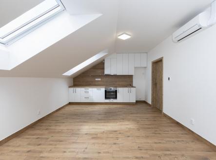 Pronájem bytu, 2+kk, 52 m²