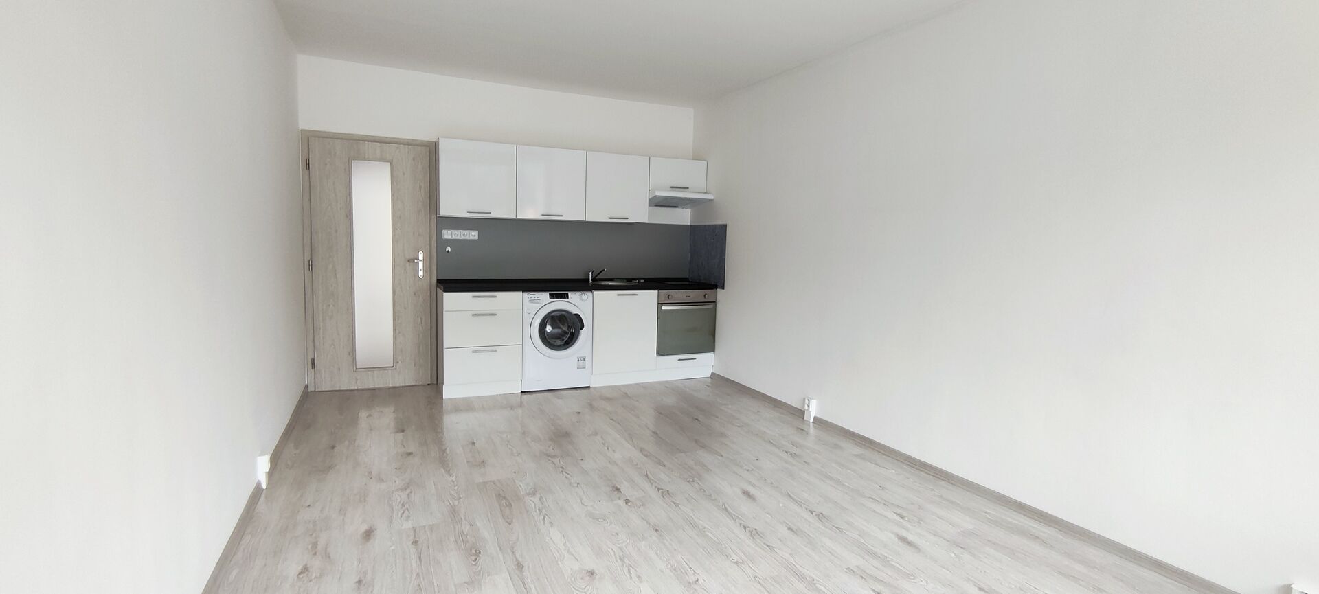 Pronájem bytu 1+kk s lodžií, 30m2, pěkný výhled