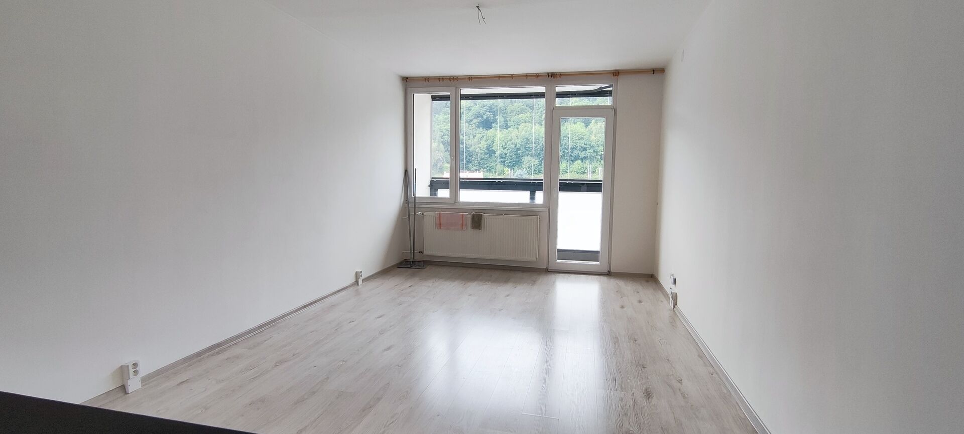Pronájem bytu 1+kk s lodžií, 30m2, pěkný výhled
