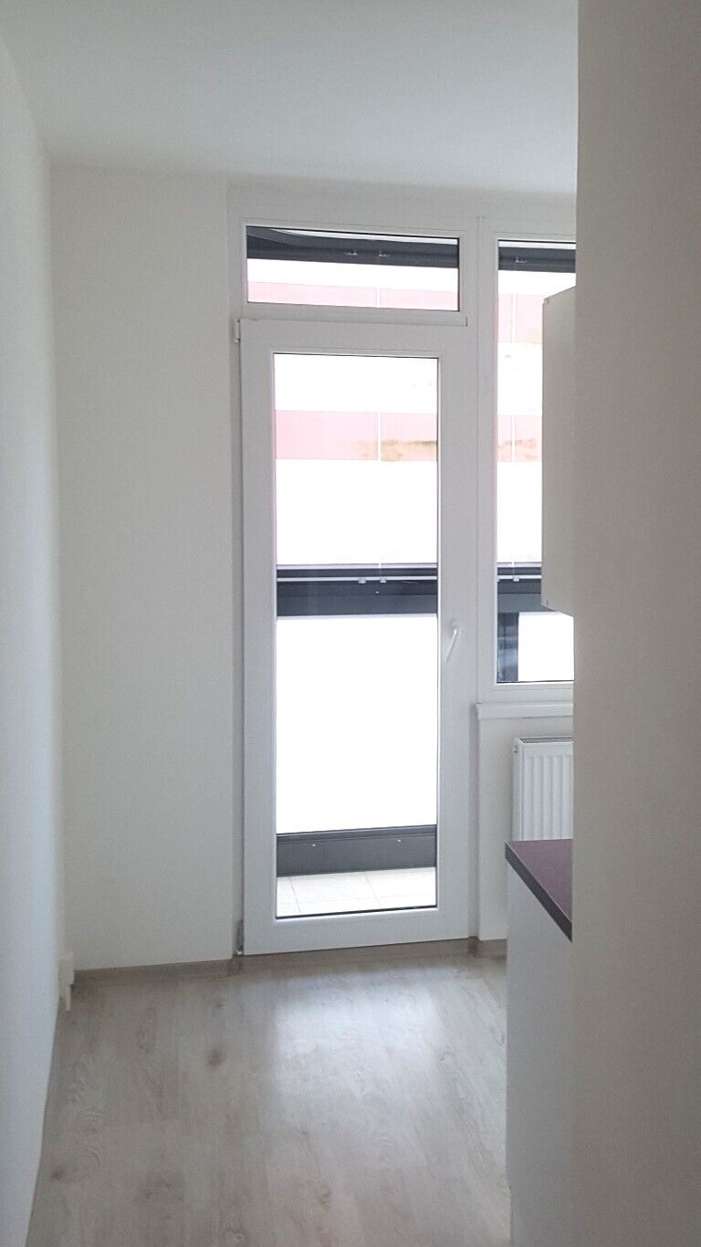 Pronájem bytu 1+1 se dvěmi lodžiemi, 50m2