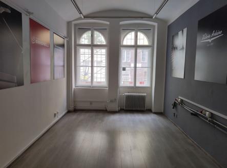 Pronájem obchodní prostor, 75 m²