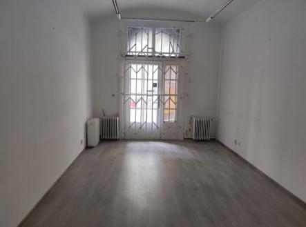 Pronájem obchodní prostor, 75 m²