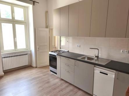 Pronájem bytu, 3+1, 107 m²