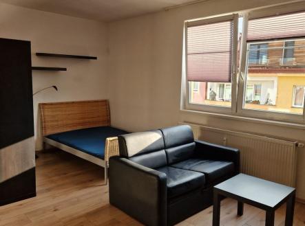Pronájem bytu, 1+kk, 35 m²