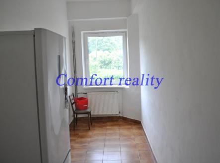 Prodej komerčního objektu, průmyslový areál, 350 m²