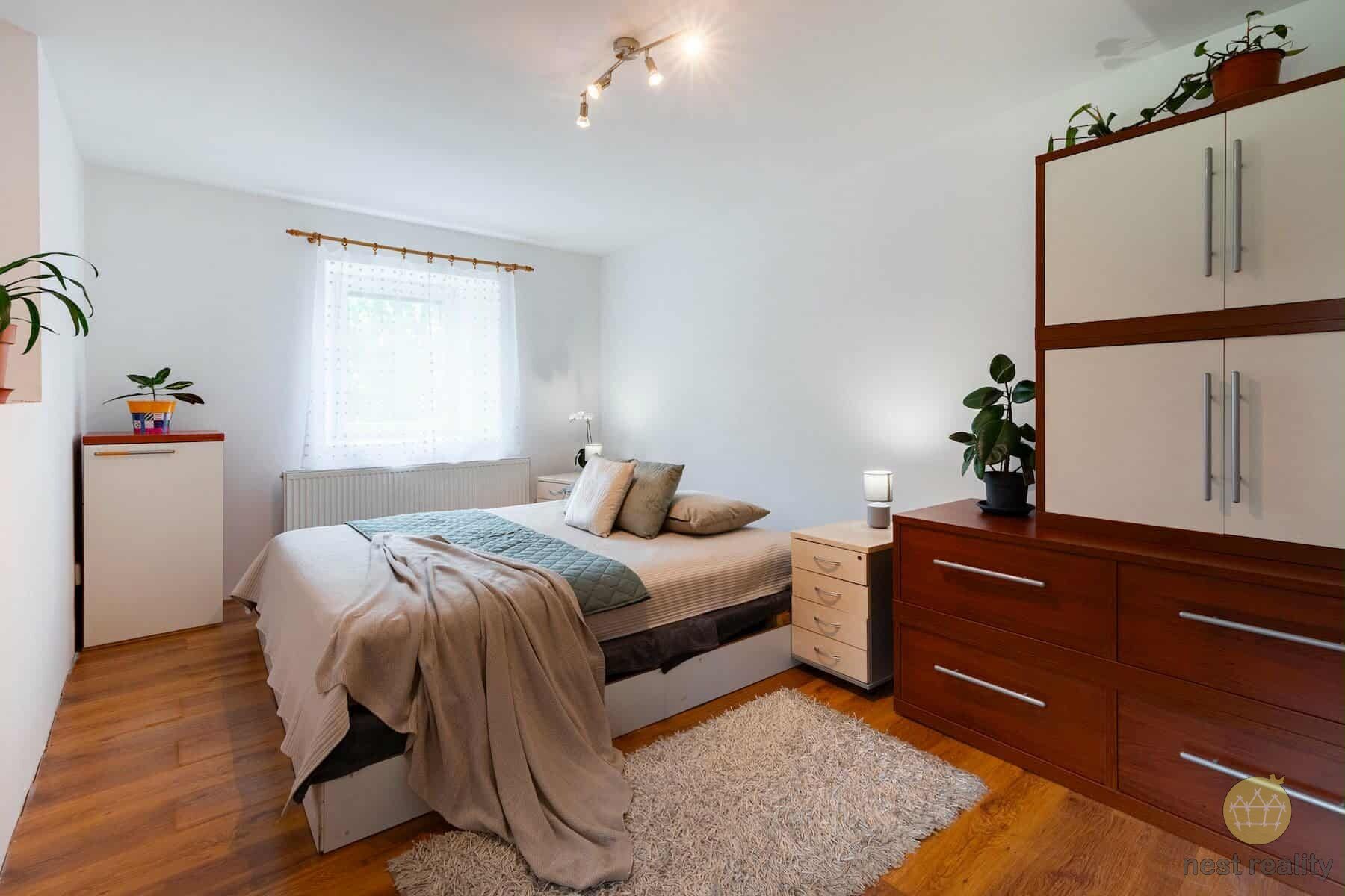 Prodej domu 2+1, výměře 95 m2 s pozemkem 608 m2 v obci Zdebuzeves, Divišov, okres Benešov.