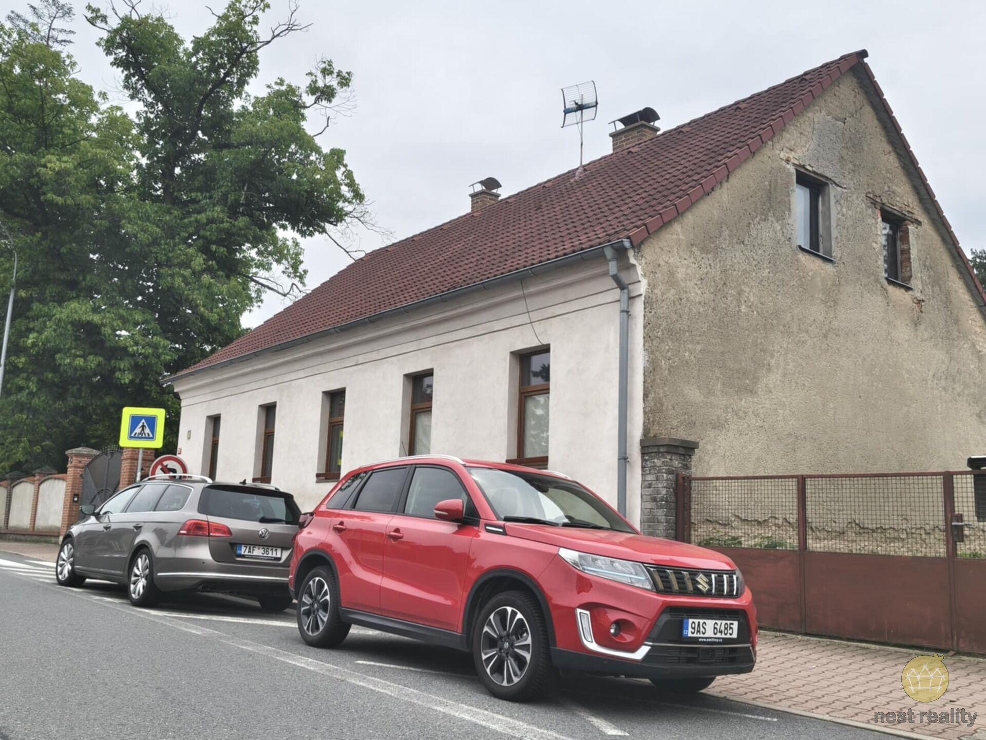 Prodej domu o velikosti 4+1, 130 m2, s pozemkem 656 m2, v obci Velké Popovice, ulice Masarykova.