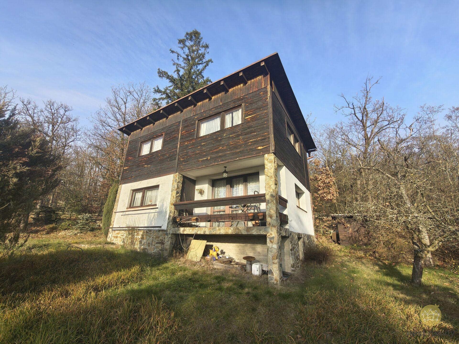 Prodej domu (chalupy) 3+1, o výměře 95 m2, Petrov - Chlomek, okres Praha - západ, ulice U Vodárny.