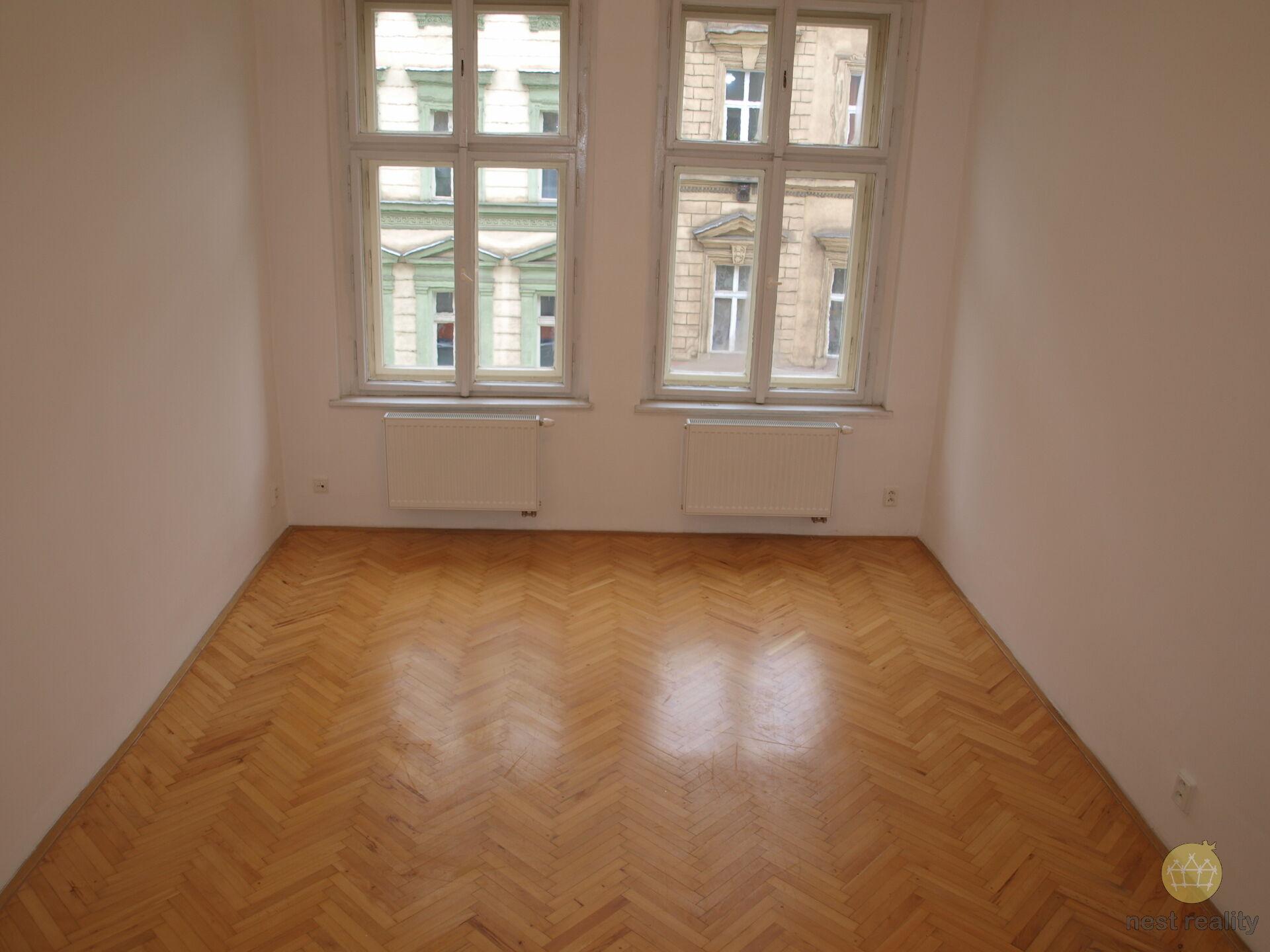 Pronájem bytu 1+1, 45 m2, Praha 3 Žižkov, Husitská ulice.