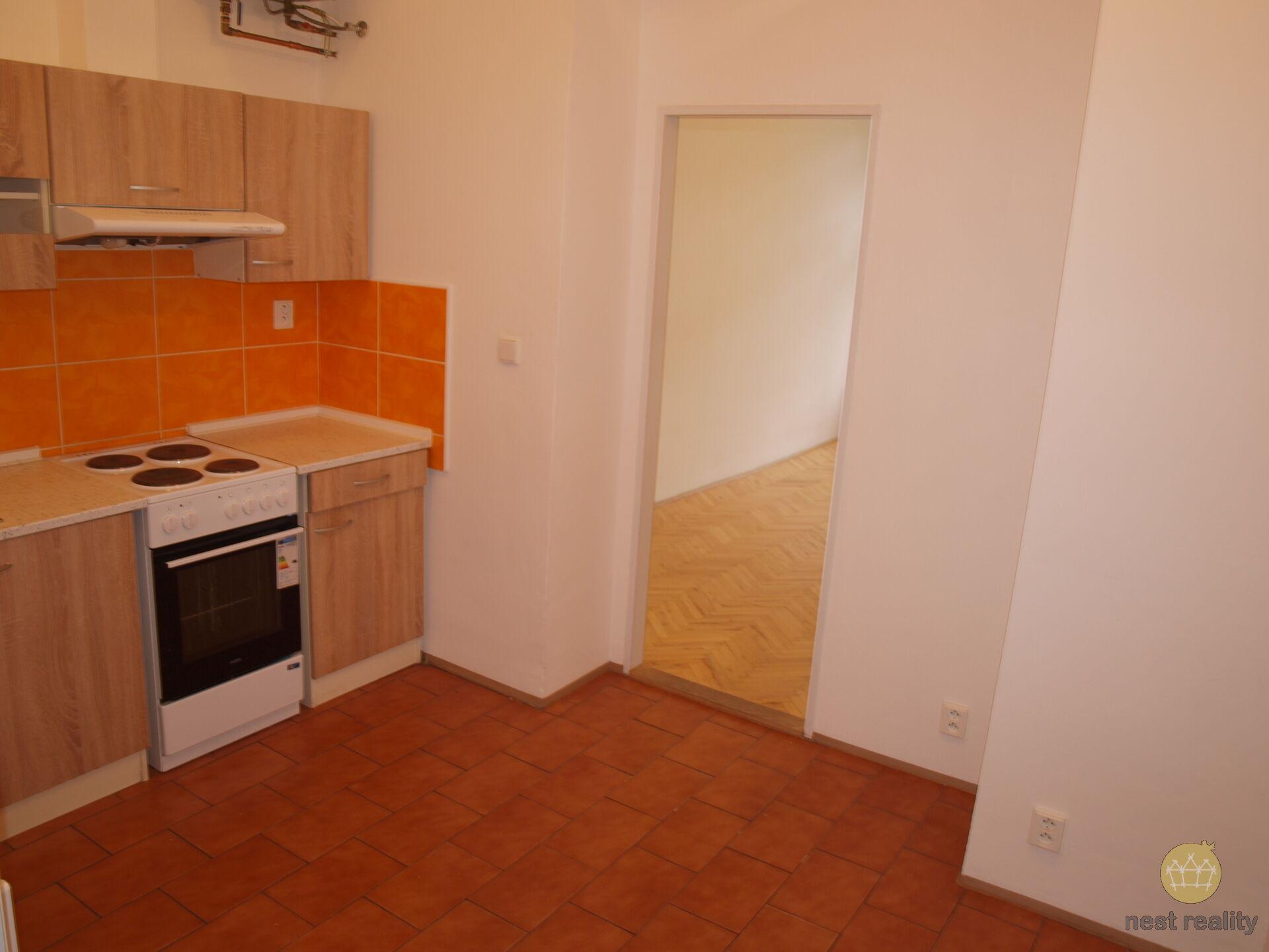 Pronájem bytu 1+1, 45 m2, Praha 3 Žižkov, Husitská ulice.