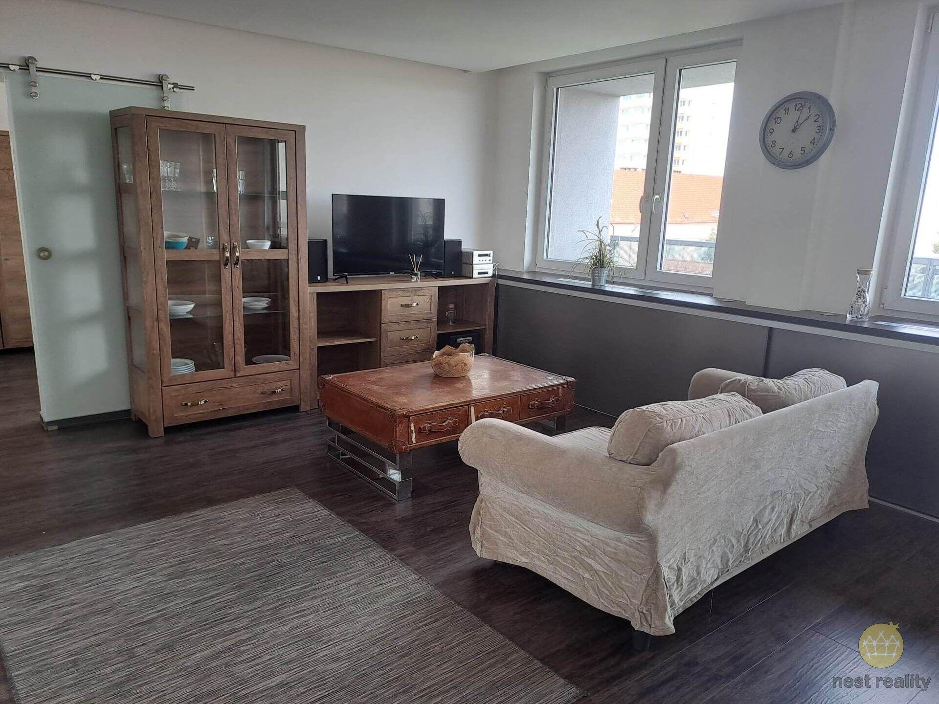 Pronájem bytu 2+kk, 62 m2, ulice Pod lipami, Praha 3 Žižkov