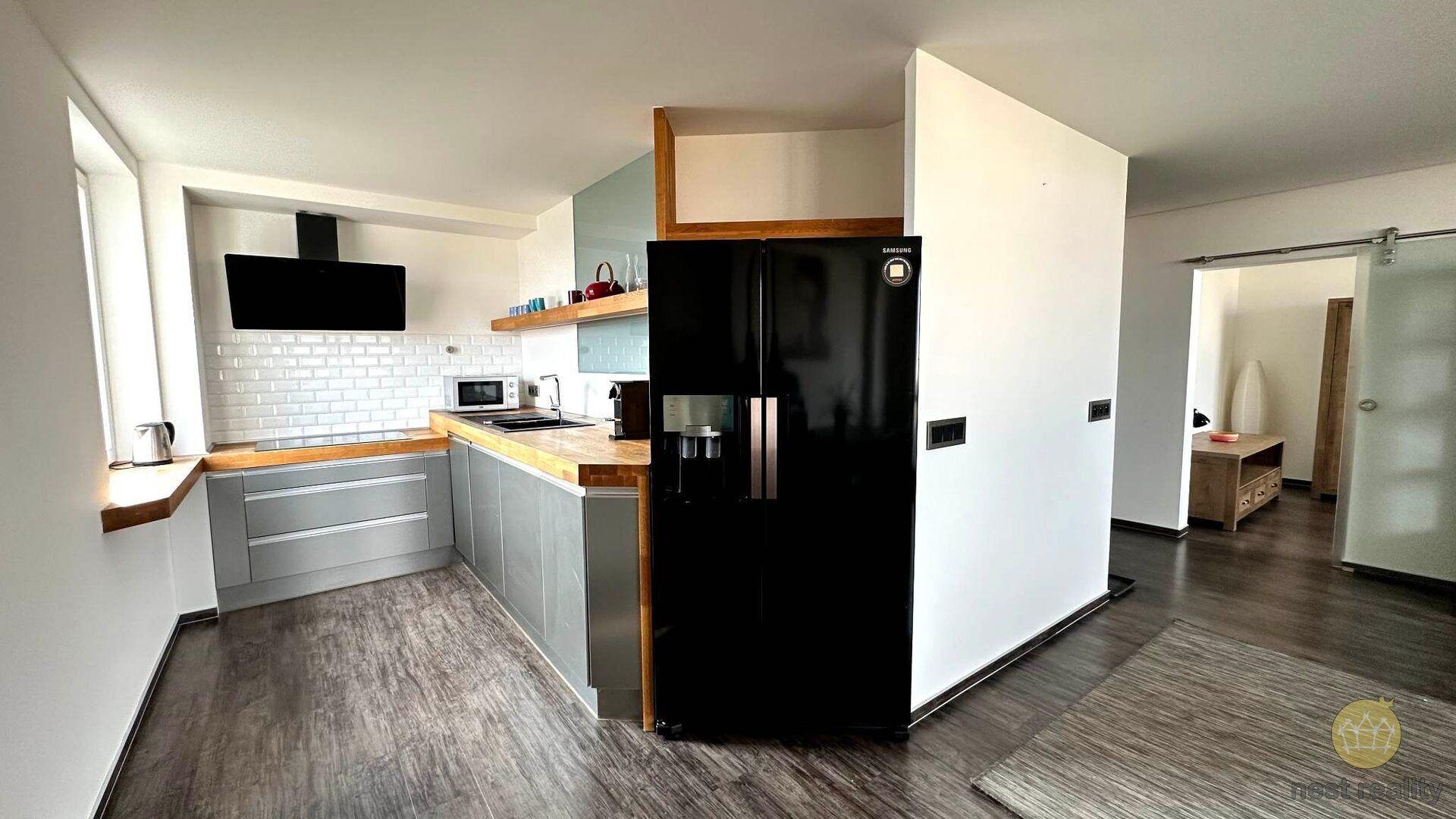 Pronájem bytu 2+kk, 62 m2, ulice Pod lipami, Praha 3 Žižkov
