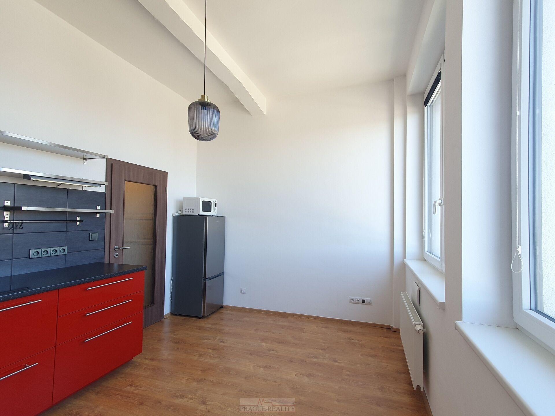 Nadstandardní garsonka 22m2, P4 Nusle, ul. Bartoškova