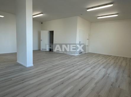 Pronájem obchodní prostor, 73 m²