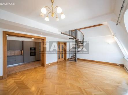 Pronájem bytu, 3+1, 164 m²