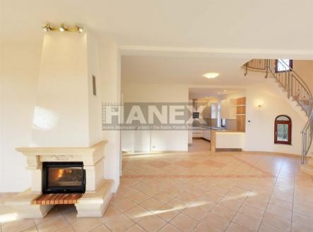 Pronájem - dům/vila, 243 m²