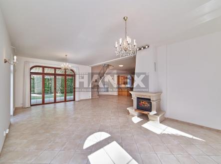 Pronájem domu/vily, 243 m²