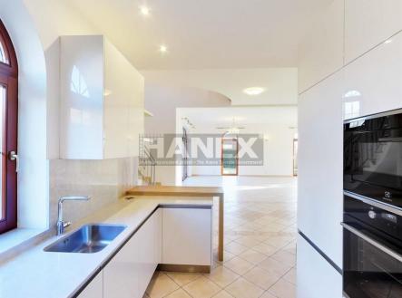 Pronájem domu/vily, 243 m²