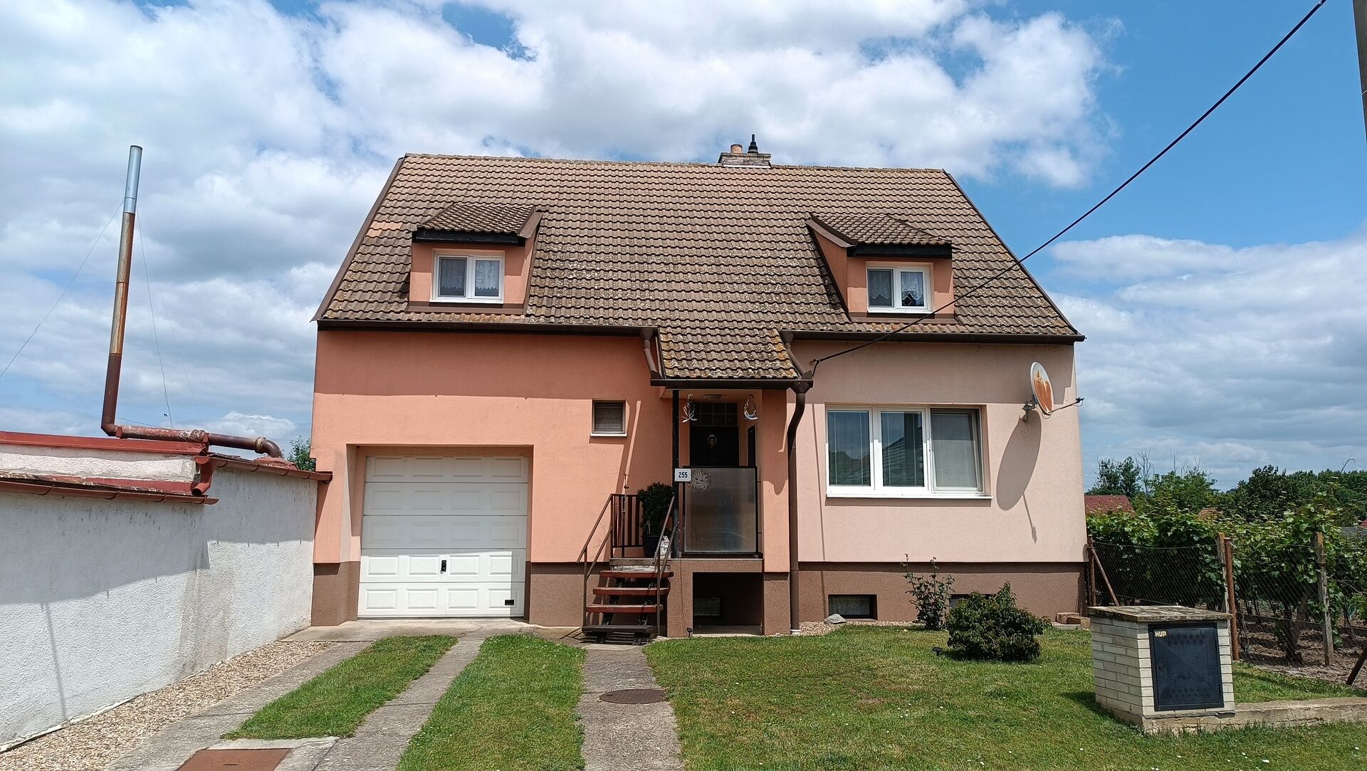 Prodej rodinného domu 6+2 vhodného i k podnikání/pronájmu v atraktivní lokalitě Bulhary, okr.Břeclav