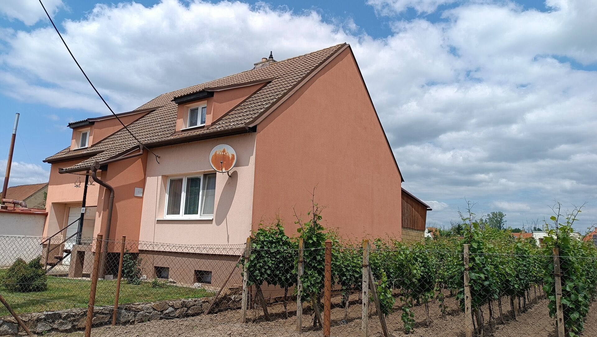 Prodej rodinného domu 6+2 vhodného i k podnikání/pronájmu v atraktivní lokalitě Bulhary, okr.Břeclav