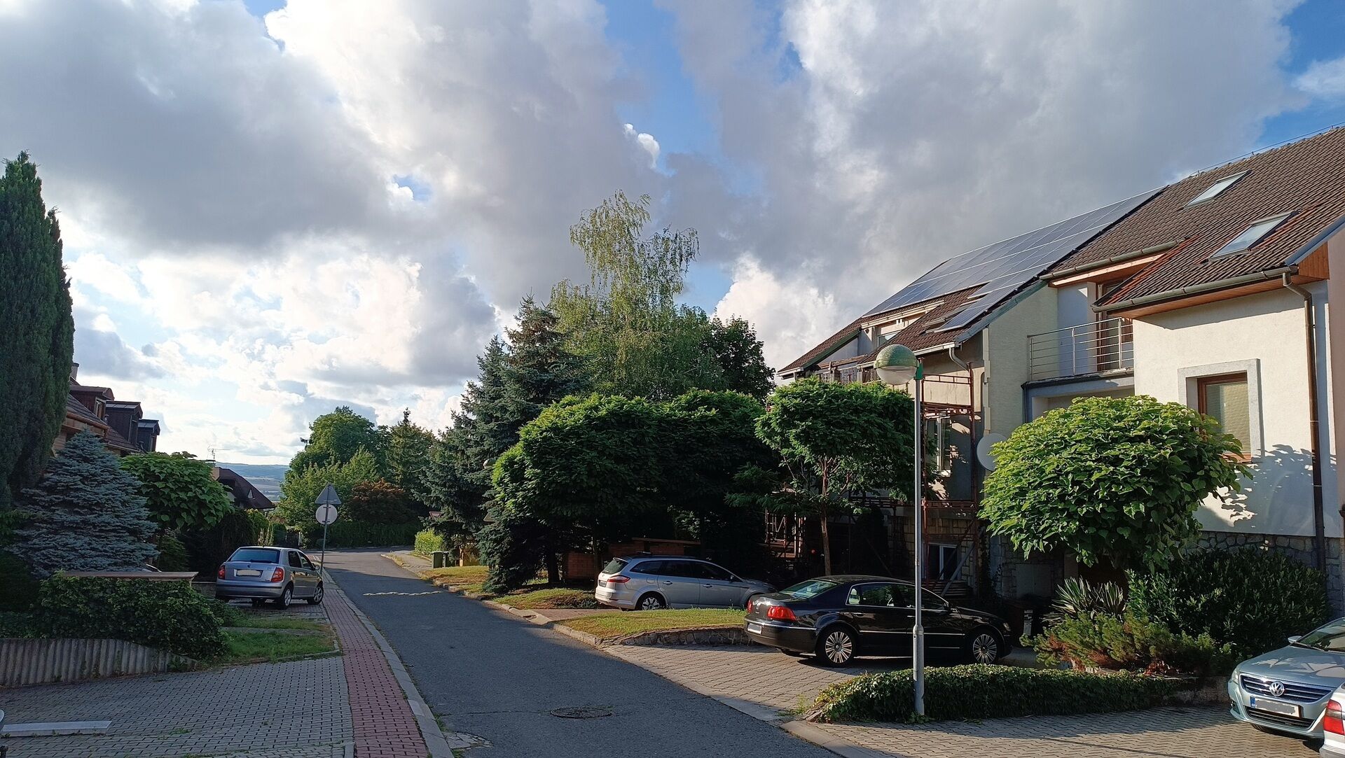 Prodej velmi pěkného řadového rodinného domu 5+1 v Uherském Hradišti, Mařatice, ul. V. Perutky.