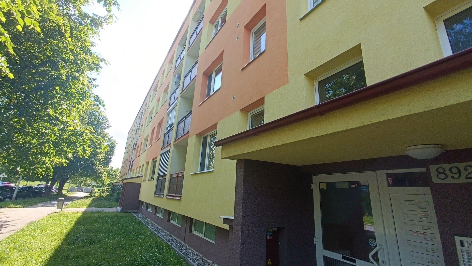Prodej zrekonstruovaného bytu 3+1, 70m2, Uherské Hradiště, Lomená 892, Mařatice.