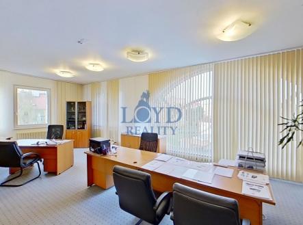 Pronájem kanceláře, 82 m²